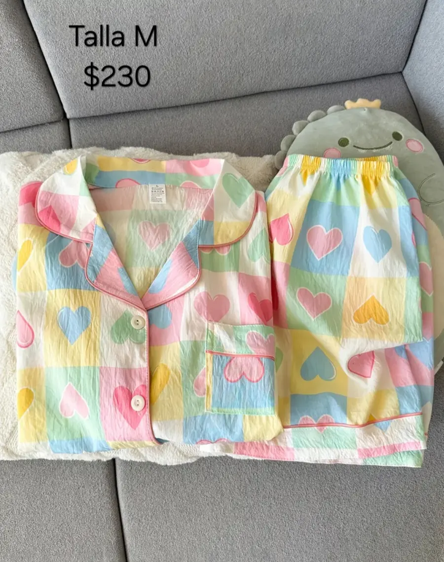 Pijama corazones de colores